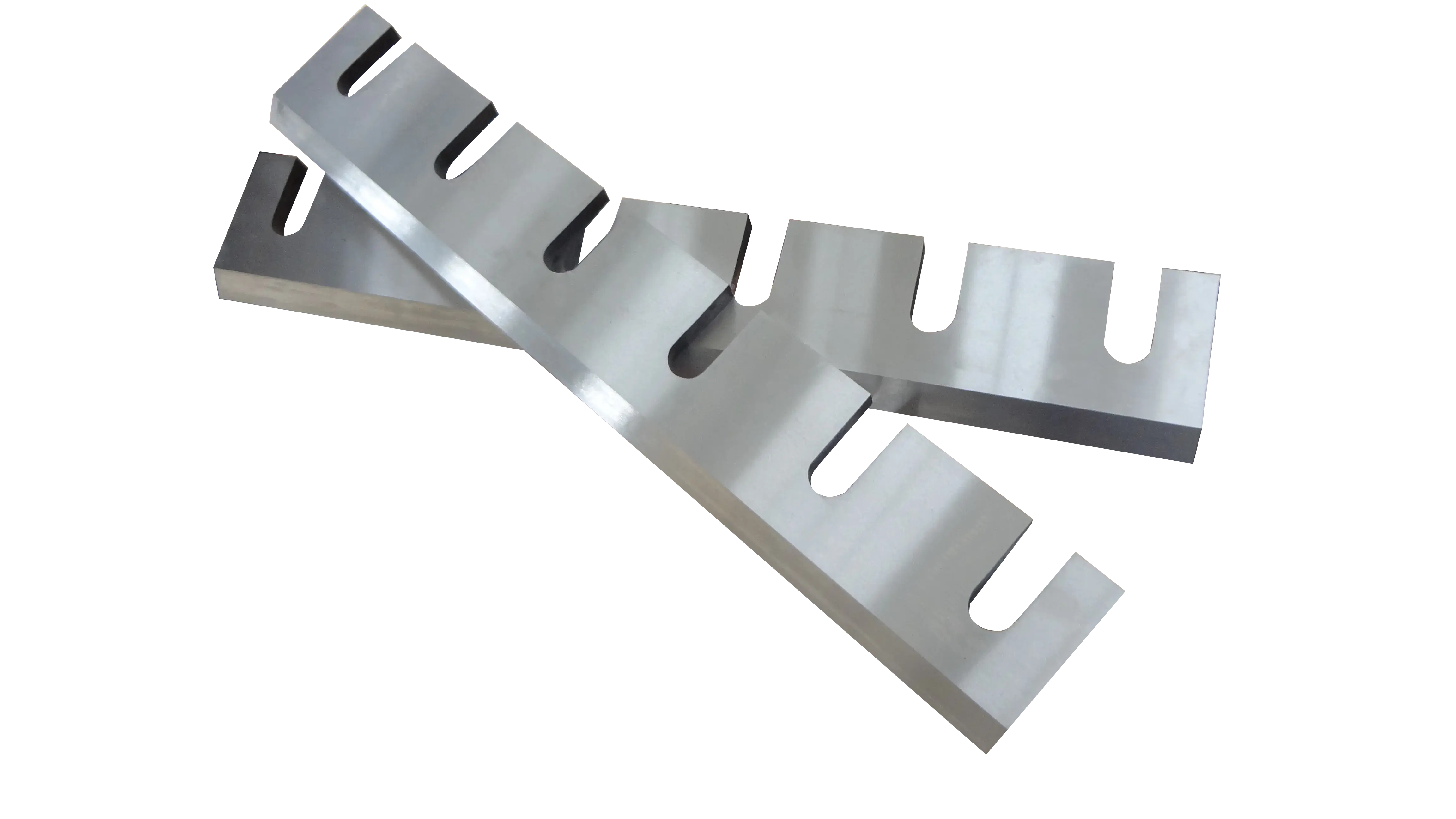 What Are Industrial Wood Chipper Blades?